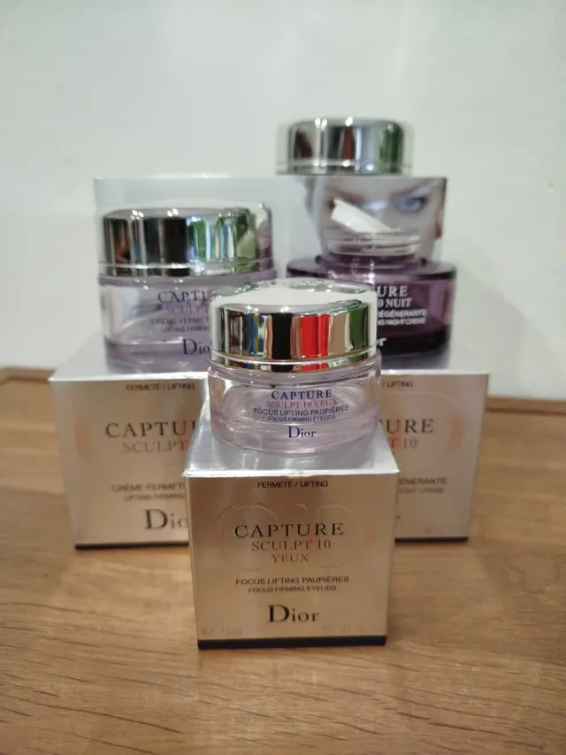 Botes vacíos Dior Capture Sculpt. 10