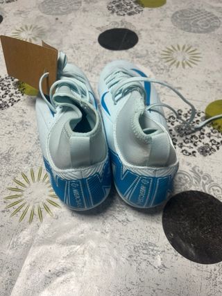 Botas de fútbol Nike nuevas sin estrenar 37/38 