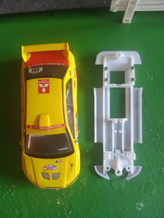 Mitsubishi Lancer Evo VII Scalextric