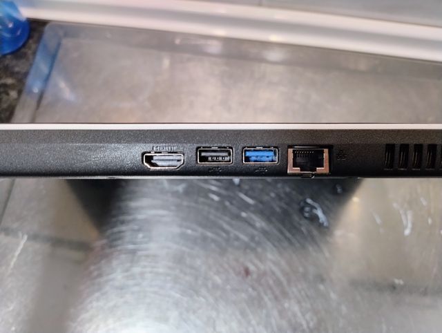 Portátil Acer negro mate y blanco de 15.6''