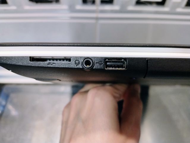 Portátil Acer negro mate y blanco de 15.6''