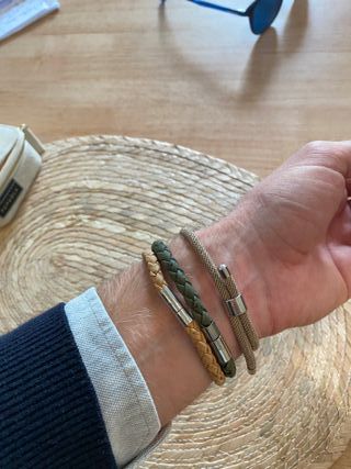 Set di 4 braccialetti fatti a mano beige e verde