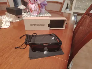 Occhiali da sole neri