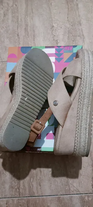 Sandalias Beige Cuña