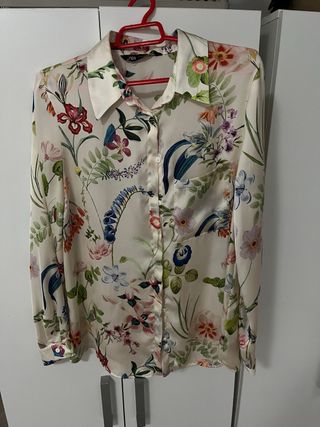Blusa floral Zara