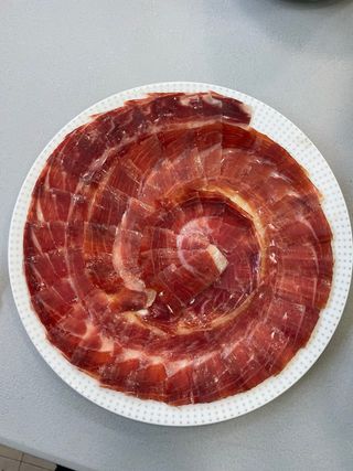 Servicio profesional de corte de jamón y envasado