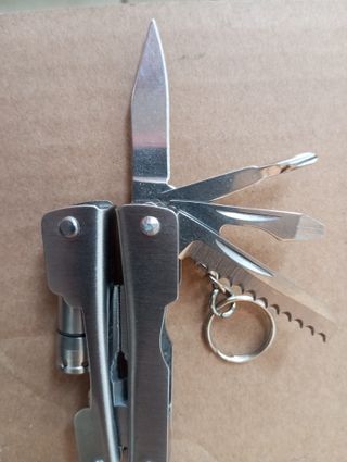 Mini Alicate Multiusos con Llavero