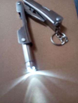 Mini Alicate Multiusos con Llavero