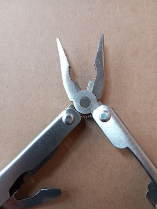 Mini Alicate Multiusos con Llavero