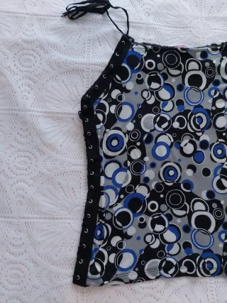 Bershka vintage 00s camiseta con cruzado lateral