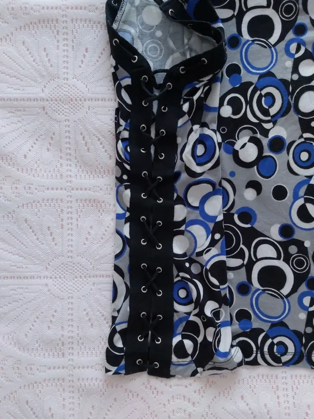 Bershka vintage 00s camiseta con cruzado lateral