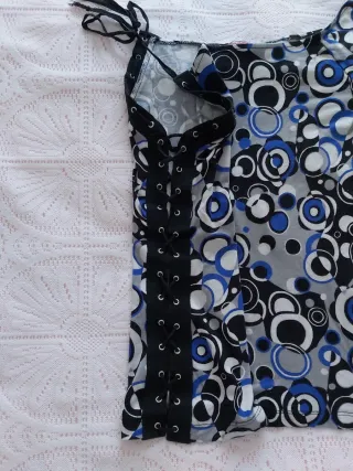 Bershka vintage 00s camiseta con cruzado lateral