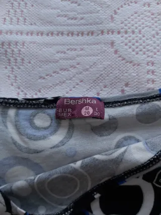 Bershka vintage 00s camiseta con cruzado lateral