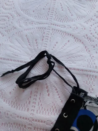 Bershka vintage 00s camiseta con cruzado lateral