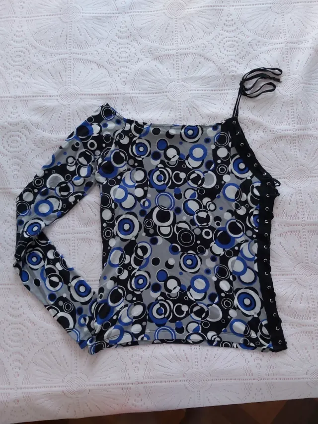 Bershka vintage 00s camiseta con cruzado lateral