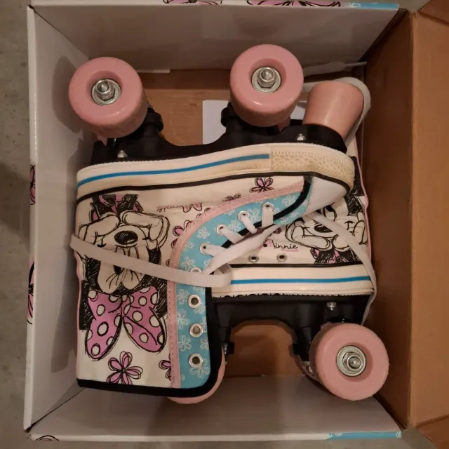 Patines Minnie Mouse 4 Ruedas Talla 33