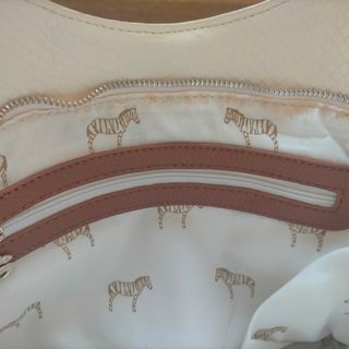 Bolso Desigual Blanco con Detalles Marrones