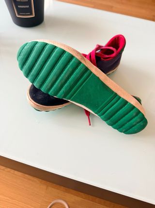 Deportivas El Ganso Azul Marino y Rojo