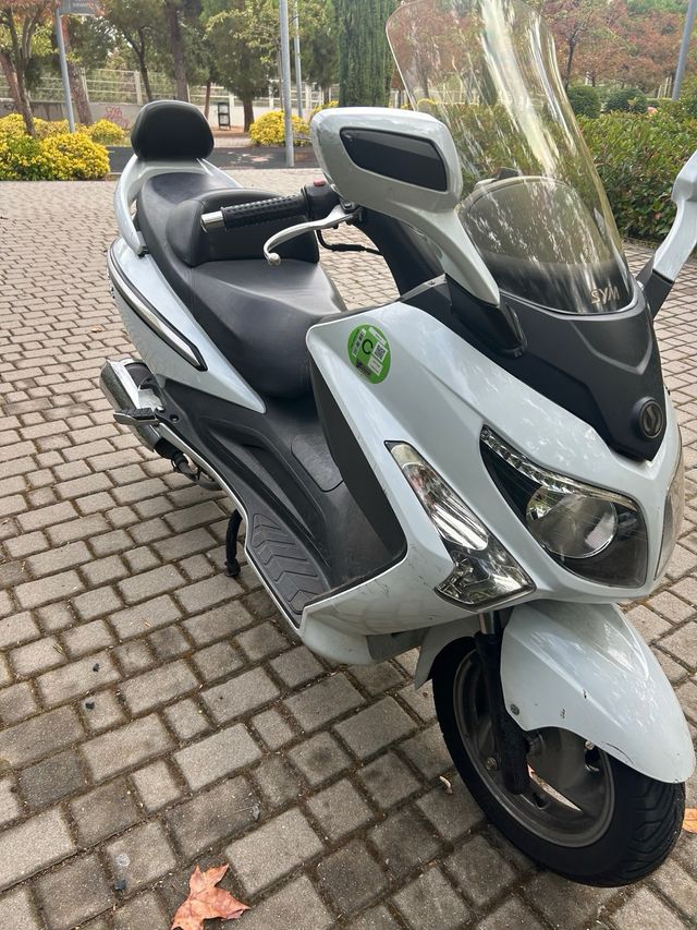 Scooter SYM GTS 125 Evo
