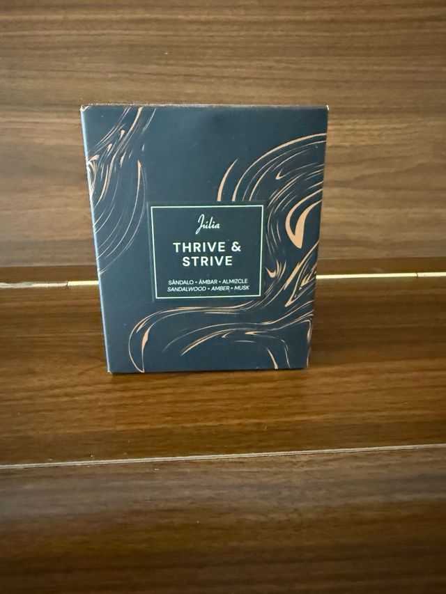 Vela aromática Thrive & Strive