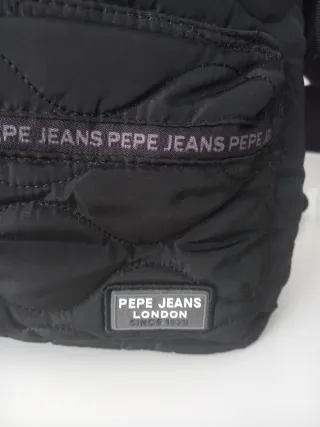 Mochila Pepe Jeans acolchada negra