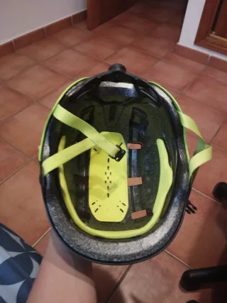 Casco negro talla M