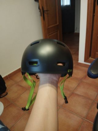 Casco negro talla M