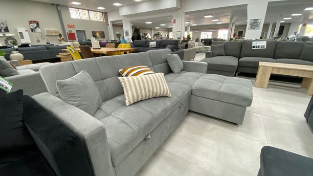 Sofá modular gris de tela