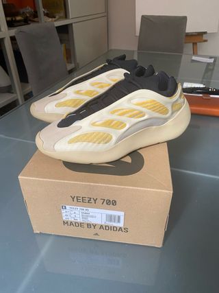 Adidas Yeezy 700 V3 Safflower