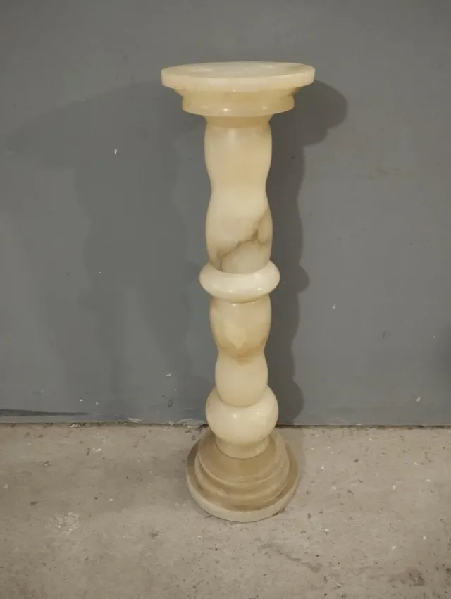 Columna de alabastro antigua