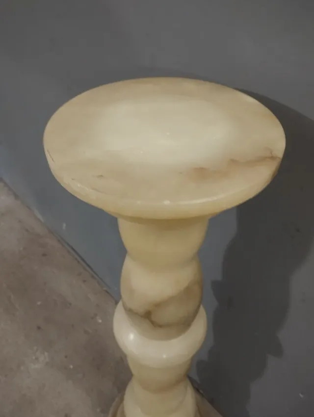 Columna de alabastro antigua