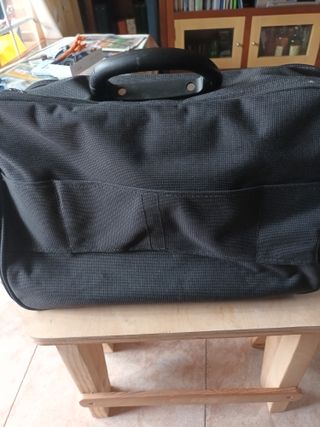 Maletín de viaje John Travel negro