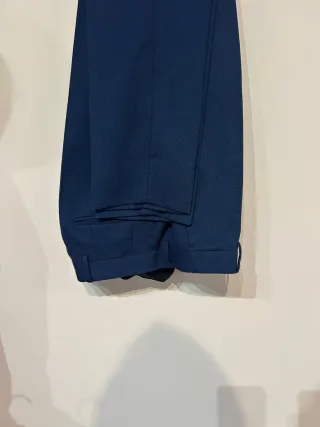 Traje azul juvenil 