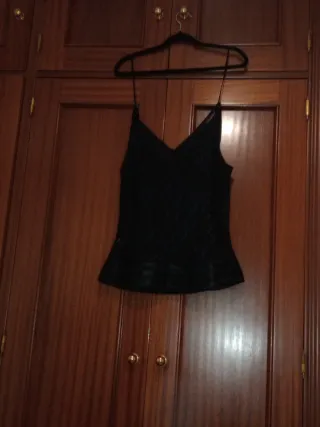Blusa negra tirantes