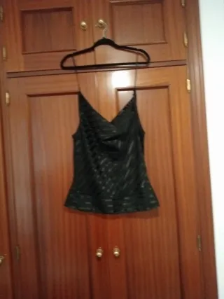 Blusa negra tirantes