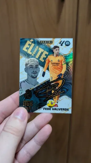 Carta Panini Elite Power Valverde Firmada