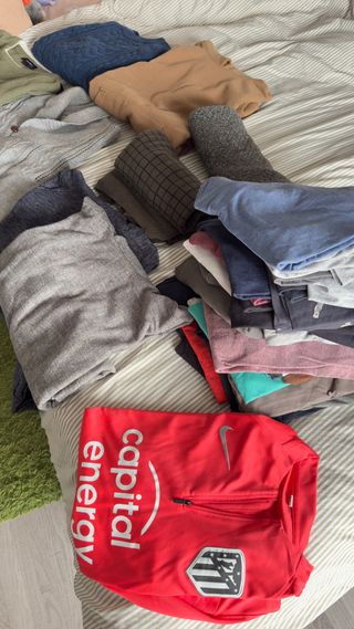 Set di abbigliamento vario
