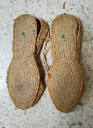 Alpargatas de esparto hechas a mano