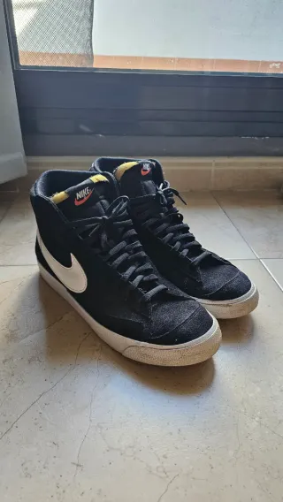 Nike Blazer Mid Negras