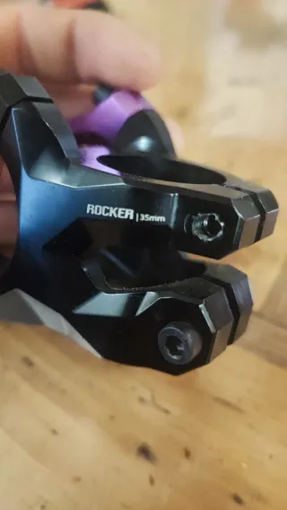 Attacco manubrio Switch Rocker