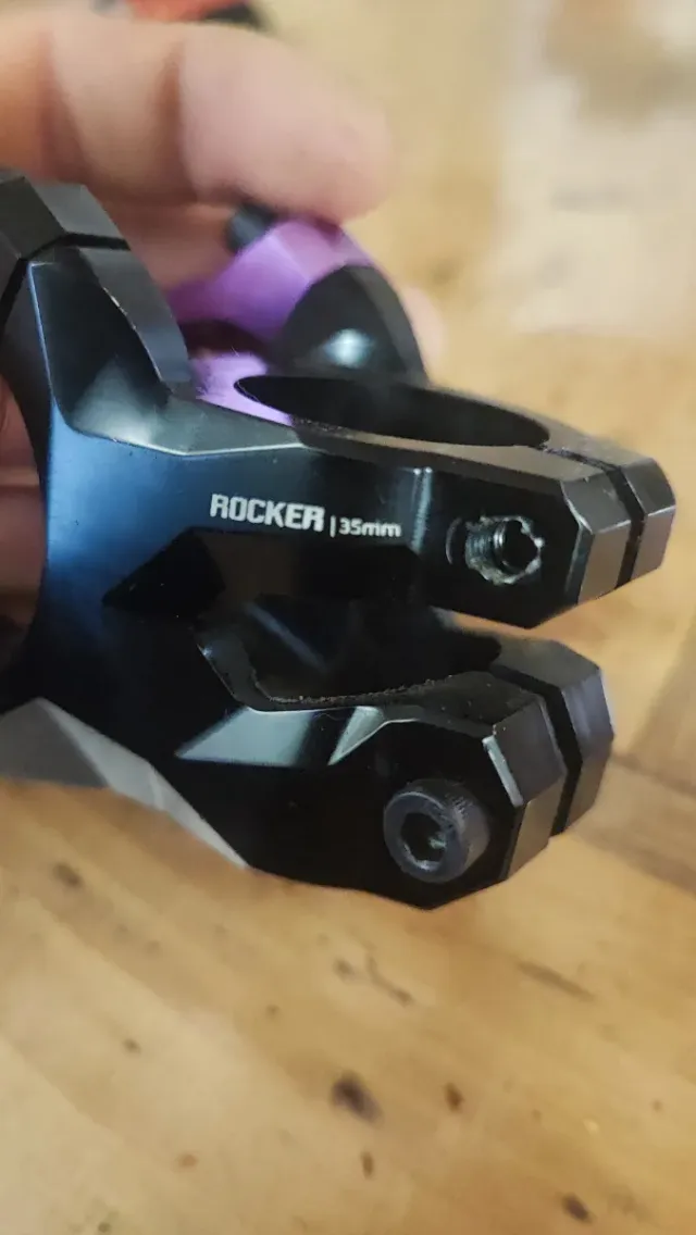 Attacco manubrio Switch Rocker