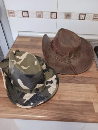 Sombreros Marrón y Verde