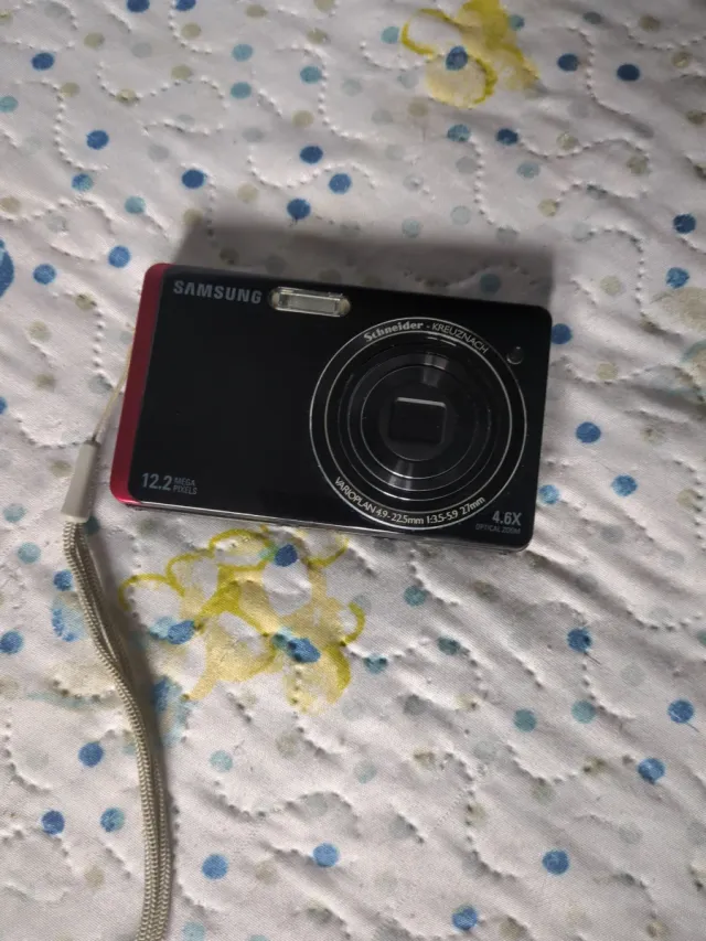 Cámara Digital Samsung ST500 Negra/Roja