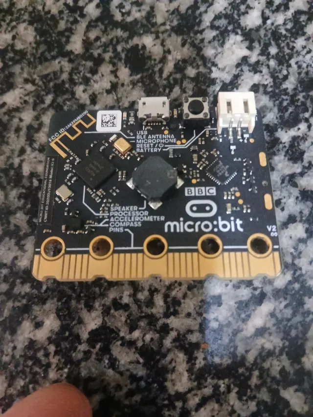 Robot educativo con sensores