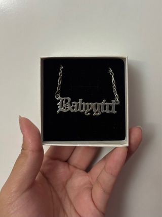 Collar Babygirl cadena gruesa plata