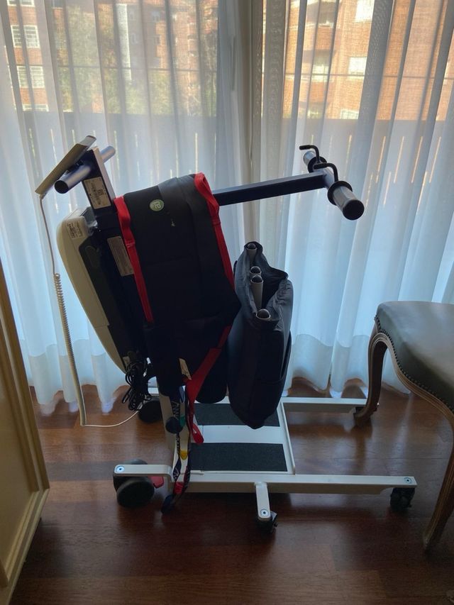 Grúa de bipedestación para gente mayor Way Up