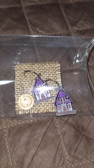Pendientes Casa Embrujada Halloween Morado Blanco