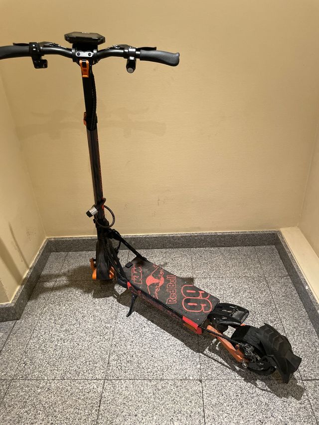 Patinete Kukirin G2 Pro, se cambia por iPhone 16