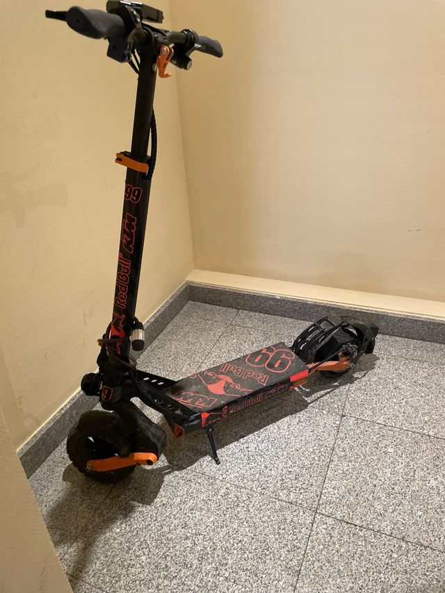 Patinete Kukirin G2 Pro, se cambia por iPhone 16