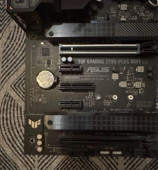 Placa ASUS TUF GAMING Z790 y CPU i9 13900k
